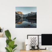 Alpine Mirror Scene – Poster van het rustige lands (Thuiskantoor)