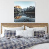 Alpine Mirror Scene – Poster van het rustige lands Canvas Afdruk (Insitu (Slaapkamer))