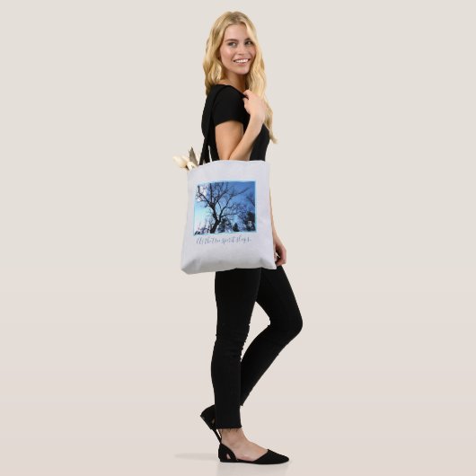Als de boomgeest canvas tas slaapt (Op model)