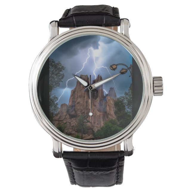 Als donder een berg onder blauwe hemel ontmoet. horloge (Voorkant)