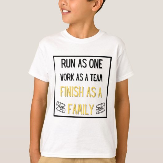 Als een, als team werken, als een familiejongen af t-shirt (Voorkant)