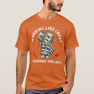 Als een bezetene werken om de luie vrienden achter t-shirt