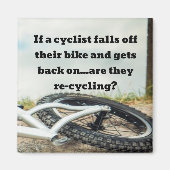 Als een fietser van de fiets afstapt en weer aan d magneet (Voorkant)