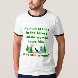 Als een Man in het bos dat T-shirt verbindt spreek