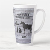 Als het leven moeilijk wordt, kniel latte mok (Rechts)