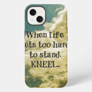 Als het leven te zwaar wordt om te staan, kniel Qu iPhone 13 Hoesje
