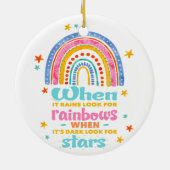 Als het regent, zoek dan regenbogen keramisch ornament (Achterkant)