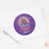 Als het regent, zoek dan regenbogen ronde sticker (Envelop)