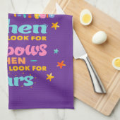 Als het regent, zoek dan regenbogen theedoek (Quarter Fold)