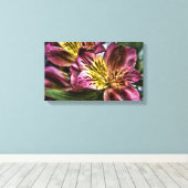 Alstroemeria Peruaanse Lelie bloem Canvas Print (Insitu (Houten vloer))