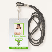 Alternatieve medische kaduceus Green Leaves White  Badge (Voorkant met draagriem)