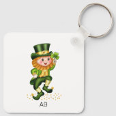 Altijd Geluk Groene Gnome & Monogram op Witte Sleu Sleutelhanger (Achterkant)