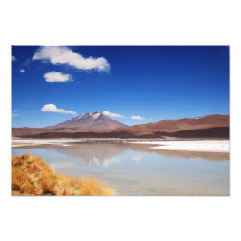 Altiplano-landschap met vulkaan in Bolivia Foto Afdruk