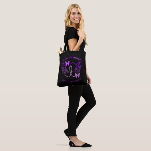 Alzheimer Awareness Paarse Butterflies Canvas tas (Op model)