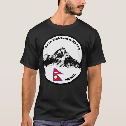 Ama Dablam (Groot Logo) T-shirt (Voorkant)