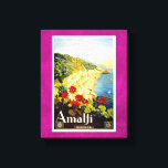 Amalfi Coast, Italië Canvas Afdruk<br><div class="desc">Vintage-reisreclame voor Amalfi Italië, met hun beroemde kustwegen, die een zeer aantrekkelijke route voor reizigers vormen. De zachte blauwe wateren op het schiereiland Sorrento zijn zichtbaar met zeilboten die kalm in de wateren drijven. Dit afbeelding show ook de kraakbergen en de rijpingswegen die in de heuvels zijn gehakt en die...</div>