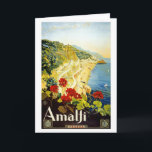 "Amalfi" het Vintage Wenskaart van het Poster van Kaart<br><div class="desc">Vintage reis poster adverterene Amalfi in Italië. Het biedt een uitzicht van de Mediterrane kustlijn met sommige heldere rode geraniumbloemen in aan de voorgrond.</div>
