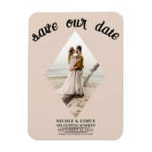 Amandel Bisque Diamant Foto Bruiloft Save the Date Magneet (Verticaal)