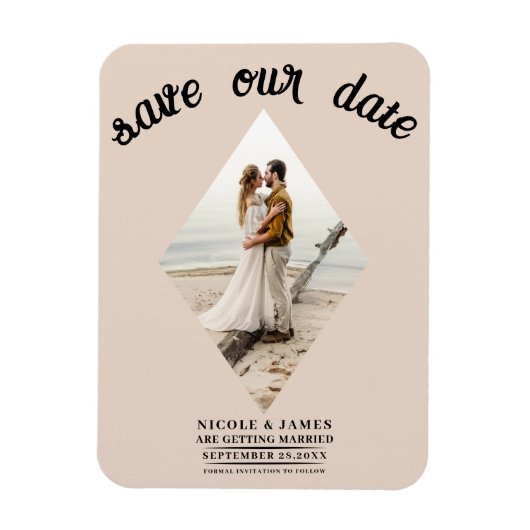 Amandel Bisque Diamant Foto Bruiloft Save the Date Magneet (Verticaal)