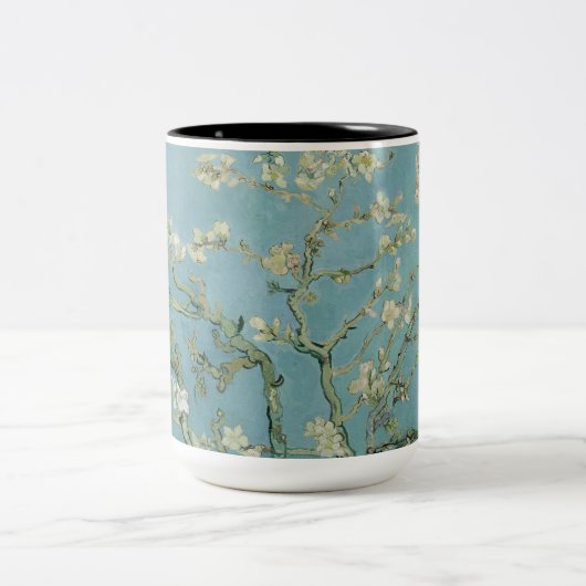 Amandelbloesems schilderij van Van Gogh Tweekleurige Koffiemok (Center)