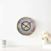 Amandelmoencake op bijthout ronde klok (Huis)