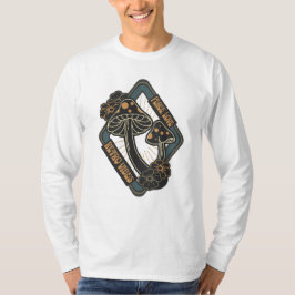 Amanita Muscaria Mushroom Botanical Cottagecore  T-shirt