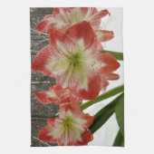 Amaryllis in Snow Red Holiday Winter Floral Theedoek (Verticaal)