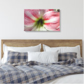 Amaryllis Stretched Canvas Print (Insitu (Slaapkamer))