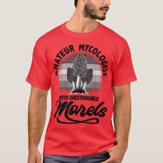 Amateur mycoloog met twijfelachtige morels, padden t-shirt