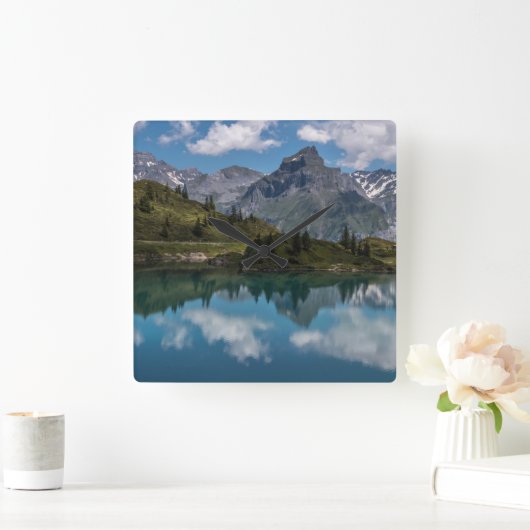 amazing nature design in the swiss mountains vierkante klok (Huis)