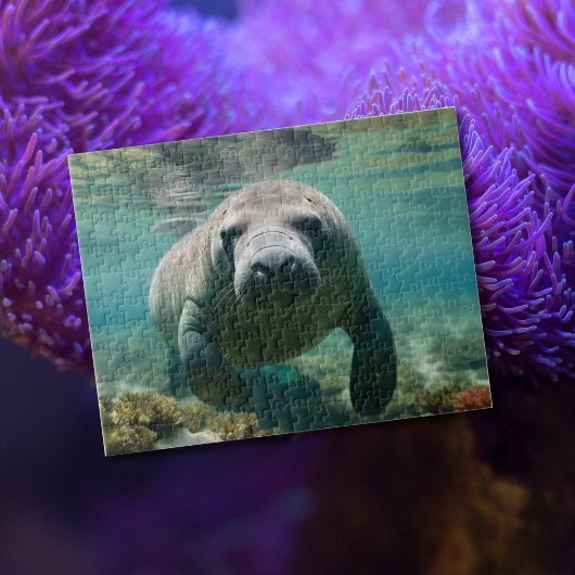 Amazone Manatee zwemmen boven rif. Legpuzzel
