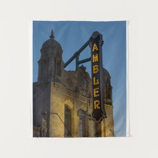Ambler Theater bij Twilight Ambler PA Wandkleed (Voorkant)