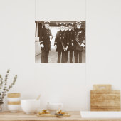 Ambtenaren van de Titanic voor vertrek C 1912 Poster (Keuken)