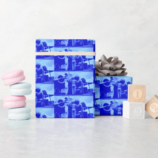 Amelia Earhart Digitale Kunst Blauwe Tint  Cadeaupapier (Baby Shower)