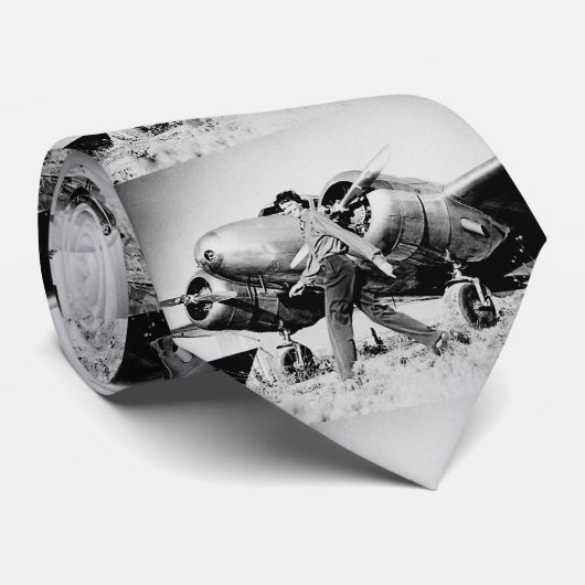  Amelia Earhart Foto Stropdas (Opgerold)