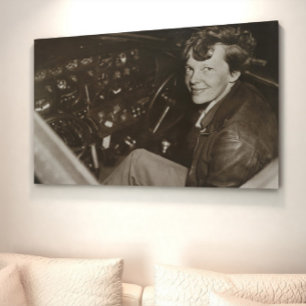 Amelia Earhart Onverwachte foto van vliegtuigcockp Poster