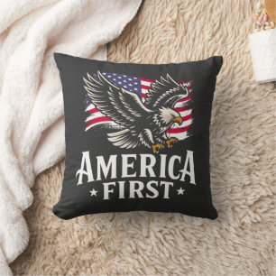 America First Patriotic Bald Eagle verschijnt op 4 Kussen