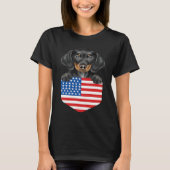 America Flag Black Dachshund Dog In Pocket T-shirt (Voorkant)