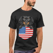 America Flag Black Dachshund Dog In Pocket T-shirt (Voorkant)