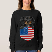 America Flag Black Dachshund Dog In Pocket Trui (Voorkant)