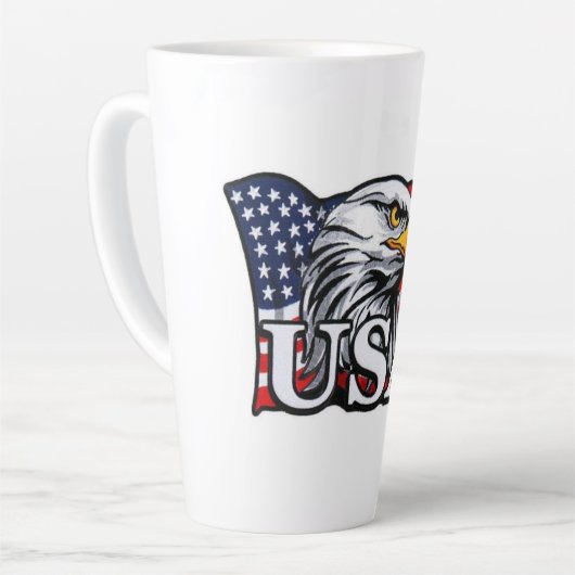 American Bald Eagle met Amerikaanse vlag - Patriot Latte Mok (Linkerhoek)