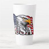American Bald Eagle met Amerikaanse vlag - Patriot Latte Mok (Voorkant)