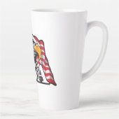 American Bald Eagle met Amerikaanse vlag - Patriot Latte Mok (Rechts)