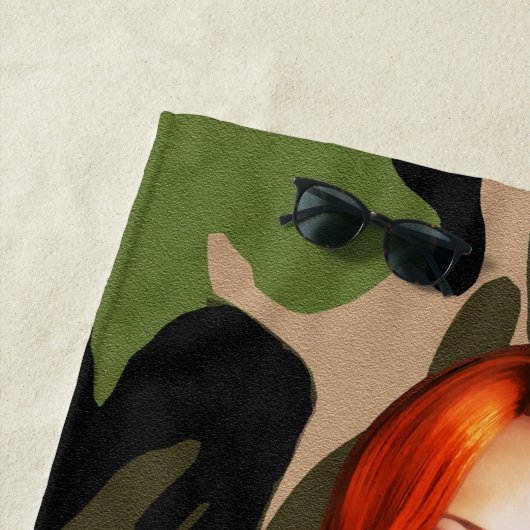 American Camo Bikini Babe Strandlaken (In situ)