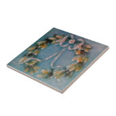 American Encaustic Blue Wreath Faux Relief Tegeltje (Zijkant)