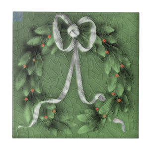 American Encaustic Green Wreath Faux Relief Repro Tegeltje