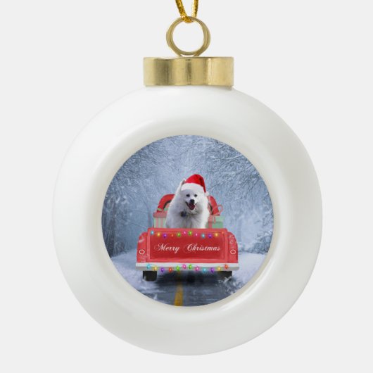 American Eskimo Dog in Snow, met Kerstmis als kers Keramische Bal Ornament (Voorkant)