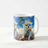 American Eskimo op Beach, zomercadeau voor hondenl Koffiemok (Voorkant rechts)