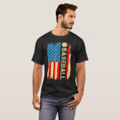American Flag Baseball Team Gift Men Boys Dad 4th  T-shirt (Voorkant volledig)