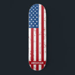 American Flag Personalized Stars Stripes Patriotic Persoonlijk Skateboard<br><div class="desc">Show je Amerikaanse trots of geef een speciaal geschenk met deze Amerikaanse vlag skateboard in een versleten, gerommel ontwerp. Deze Amerikaanse skateboardconstructie met sterren en strepen in rood wit en blauw is perfect voor de vierde dag van juli, Memorial day party , familieruzaties, militair afstuderen of ouderdomsgeschenken en patriottische feestelijkheden....</div>